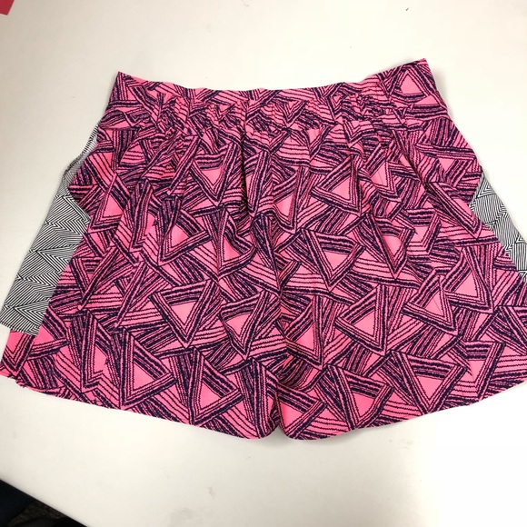 Geometric Shape Shorts - Picture 3 of 7